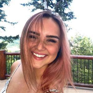 Meet your Posher, Chloe